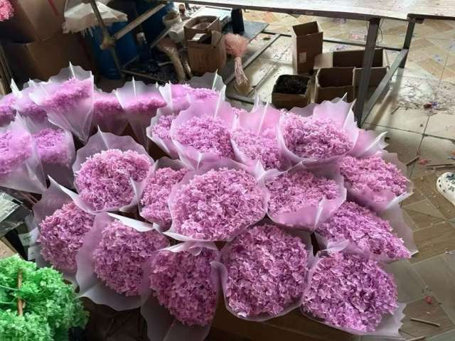 Bouqets of purple roses